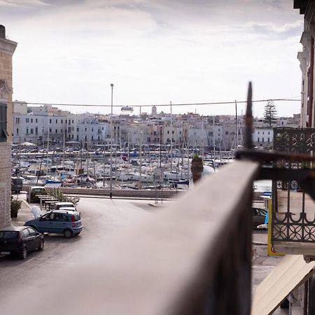 Seaport #Rooms Trani Bagian luar foto