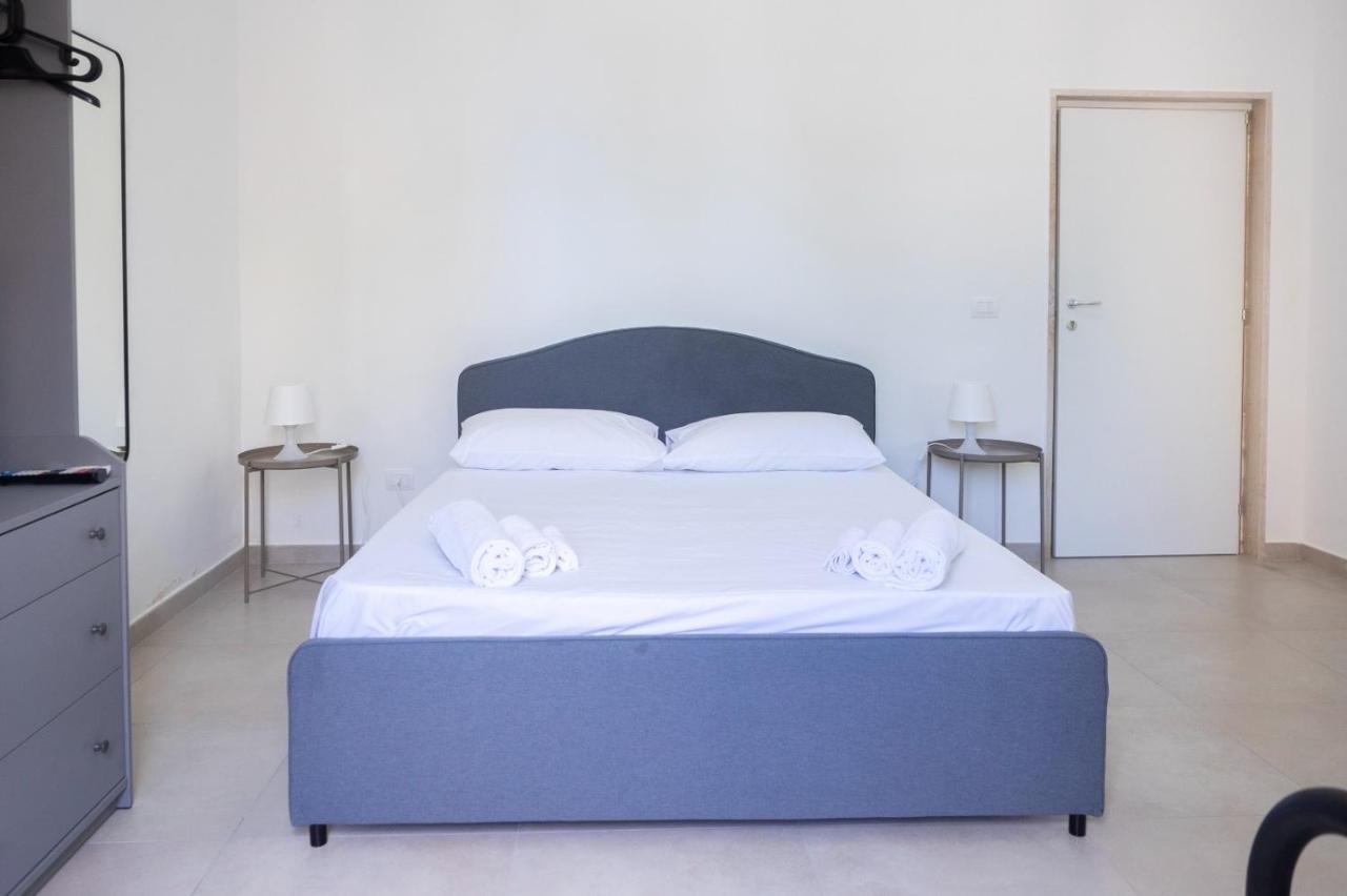 Seaport #Rooms Trani Bagian luar foto