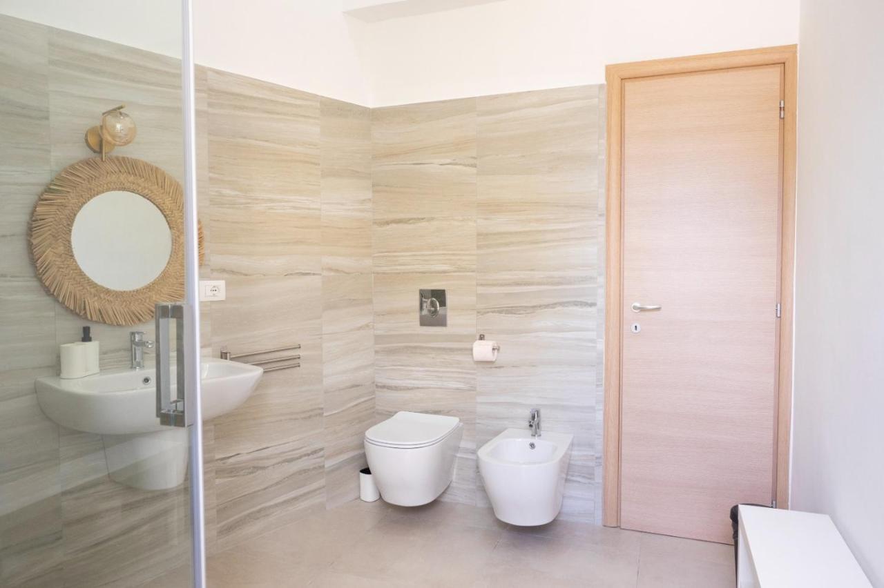 Seaport #Rooms Trani Bagian luar foto