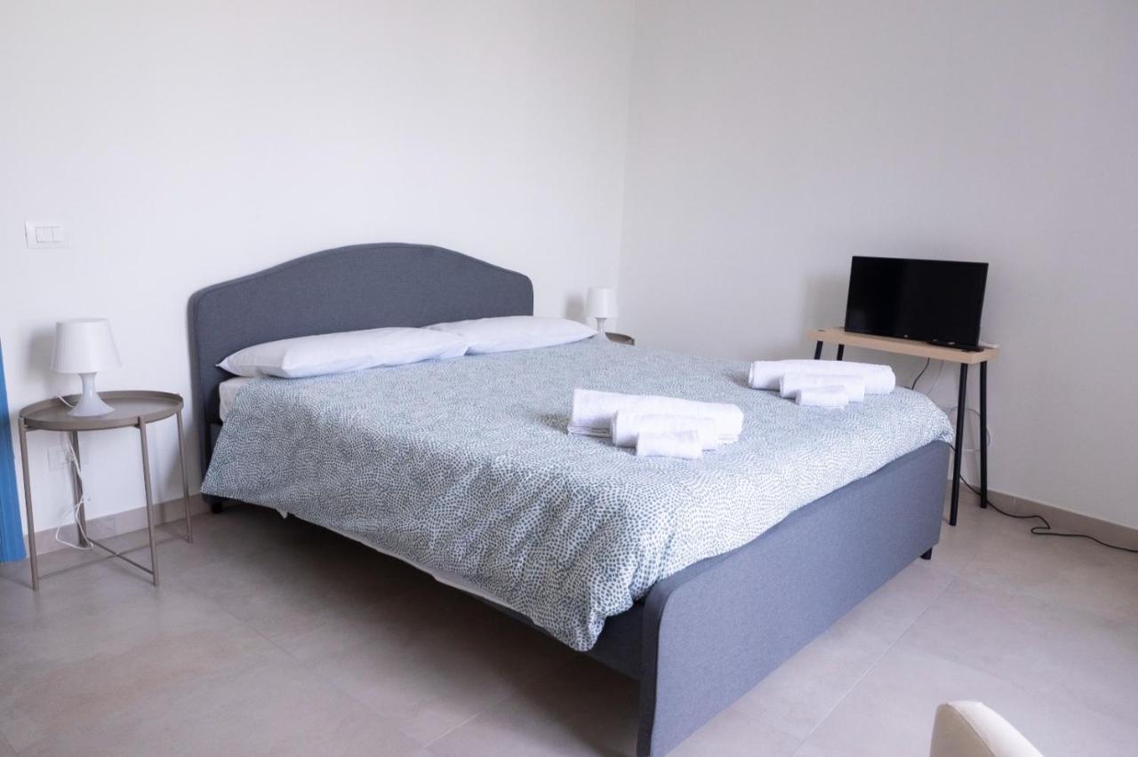 Seaport #Rooms Trani Bagian luar foto