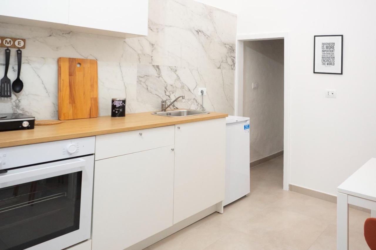 Seaport #Rooms Trani Bagian luar foto