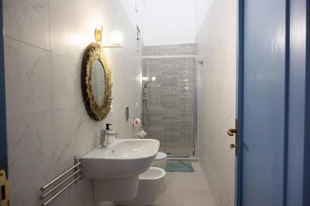 Seaport #Rooms Trani Bagian luar foto